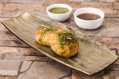 Aloo Tikki ou Fried Potato Balls ou Chaat photographie stock libre de droits Aloo Tikki ou Fried Potato Balls ou Chaat photographie stock libre de droits