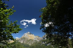 Alpi Apuane, dei Marmi сильной стороны, Лукка, Тоскана, Италия Monte Pania стоковое изображение rf Alpi Apuane, dei Marmi сильной стороны, Лукка, Тоскана, Италия Monte Pania стоковое изображение rf