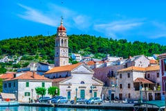 Alte Kirche in Pucisca, Brac-Insel lizenzfreie stockfotografie Alte Kirche in Pucisca, Brac-Insel lizenzfreie stockfotografie