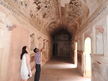 Alte Malereien innerhalb Lakshmi Narayan-Tempels, Orchha, Madhya Pradesh, Indien lizenzfreie stockfotografie Alte Malereien innerhalb Lakshmi Narayan-Tempels, Orchha, Madhya Pradesh, Indien lizenzfreie stockfotografie