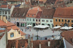 Alte Stadt Hall Square in Brasov, Transilvania, Rumänien lizenzfreie stockfotografie Alte Stadt Hall Square in Brasov, Transilvania, Rumänien lizenzfreie stockfotografie