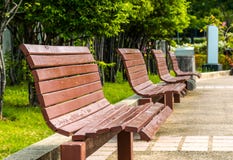 Alter Park der Bänke öffentlich stockfoto Alter Park der Bänke öffentlich stockfoto