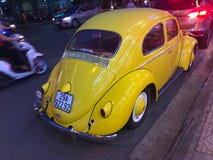 Altes gelbes VW Käfer lizenzfreie stockfotos Altes gelbes VW Käfer lizenzfreie stockfotos