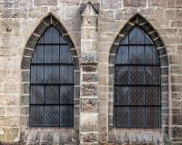 Altes Kirchenfenster, das viel Detail und Beschaffenheit zeigt lizenzfreie stockfotografie Altes Kirchenfenster, das viel Detail und Beschaffenheit zeigt lizenzfreie stockfotografie