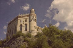 Altes Schloss herein zum Wald stockbild Altes Schloss herein zum Wald stockbild
