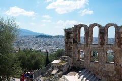 Altes Steintheater mit Marmorschritten von Odeon von Herodes-Atticus auf der südlichen Steigung der Akropolises lizenzfreies stockbild Altes Steintheater mit Marmorschritten von Odeon von Herodes-Atticus auf der südlichen Steigung der Akropolises lizenzfreies stockbild