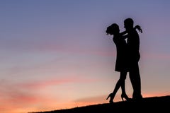 Amanti su una passeggiata fotografia stock libera da diritti Amanti su una passeggiata fotografia stock libera da diritti