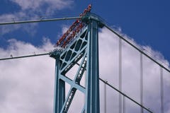 Ambassadeur Bridge Over de Rivier van Detroit royalty-vrije stock foto Ambassadeur Bridge Over de Rivier van Detroit royalty-vrije stock foto