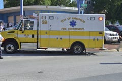 Ambulance à un appel d'urgence photos stock Ambulance à un appel d'urgence photos stock