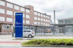 Amburgo, Germania - 13 luglio 2017: Le sedi di Beiersdorf è responsabili della fabbricazione del personale Fotografia Stock Amburgo, Germania - 13 luglio 2017: Le sedi di Beiersdorf è responsabili della fabbricazione del personale Fotografia Stock