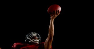 American football player catching the ball 4k