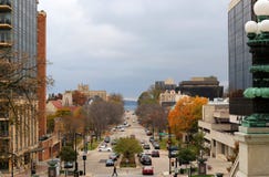 Amerikansk stadarkitektur och stadslivbakgrund Royaltyfri Foto Amerikansk stadarkitektur och stadslivbakgrund Royaltyfri Foto