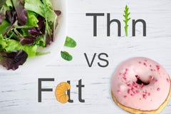 Amincissez contre la graisse Photo conceptuelle sur le sujet de la nutrition saine Mal de nourriture douce R?gime et nutrition ap photographie stock Amincissez contre la graisse Photo conceptuelle sur le sujet de la nutrition saine Mal de nourriture douce R?gime et nutrition ap photographie stock