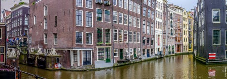 Amsterdam kąt krzywy dokąd kanały wcielają zdjęcie royalty free Amsterdam kąt krzywy dokąd kanały wcielają zdjęcie royalty free