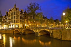 Amsterdam på natten arkivfoton Amsterdam på natten arkivfoton
