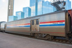 Amtrakbagagewagen in Dallas, Texas, de V.S. royalty-vrije stock afbeelding Amtrakbagagewagen in Dallas, Texas, de V.S. royalty-vrije stock afbeelding
