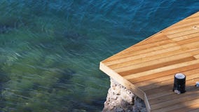 Ancoraggio del mare fatto di legno immagini stock libere da diritti Ancoraggio del mare fatto di legno immagini stock libere da diritti