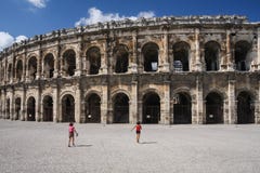 Anfiteatro en Nimes foto de archivo libre de regalías Anfiteatro en Nimes foto de archivo libre de regalías
