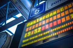 Ankomster och informationsbräde Europa om avvikelser arkivbilder Ankomster och informationsbräde Europa om avvikelser arkivbilder