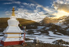 Annapurnabergen in het Himalayagebergte van Nepal royalty-vrije stock foto Annapurnabergen in het Himalayagebergte van Nepal royalty-vrije stock foto