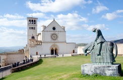 Annäherung an die Basilika des Heiligen Franziskus von Assisi Stockfotos Annäherung an die Basilika des Heiligen Franziskus von Assisi Stockfotos