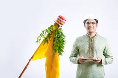 Année de marathi de padwa de Gudi nouvelle, jeune festival de célébration indien de padwa de gudi image stock Année de marathi de padwa de Gudi nouvelle, jeune festival de célébration indien de padwa de gudi image stock
