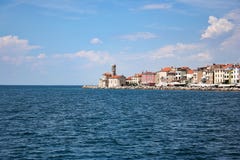 Ansicht zur Küstenlinie von Piran in Slowenien stockbilder Ansicht zur Küstenlinie von Piran in Slowenien stockbilder