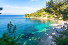 Ansicht über Paloma Beach nahe Villefranche-sur-Mer auf französischem Riviera, Taubenschlag d ` azur, Frankreich lizenzfreies stockfoto Ansicht über Paloma Beach nahe Villefranche-sur-Mer auf französischem Riviera, Taubenschlag d ` azur, Frankreich lizenzfreies stockfoto