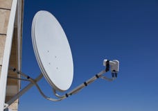 Antena parabólica para el uso en el hogar Imagen de archivo Antena parabólica para el uso en el hogar Imagen de archivo