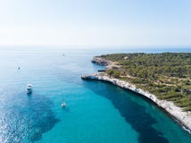 Antenne: Kust van Mallorca in de zomer royalty-vrije stock afbeeldingen Antenne: Kust van Mallorca in de zomer royalty-vrije stock afbeeldingen