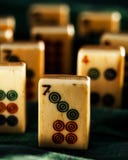 Antykwarski Mahjong Ustawiający na pokazie obrazy stock Antykwarski Mahjong Ustawiający na pokazie obrazy stock