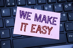Apparence des textes d'annonce d'écriture nous la rendons facile Concept d'affaires pour la solution de qualité d'aide écrite sur image libre de droits Apparence des textes d'annonce d'écriture nous la rendons facile Concept d'affaires pour la solution de qualité d'aide écrite sur image libre de droits