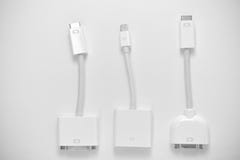 Apple Kortkort-DP adapter till några andra apparater Royaltyfri Foto Apple Kortkort-DP adapter till några andra apparater Royaltyfri Foto