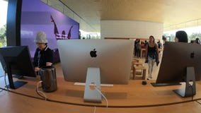 Apple Store iMacs