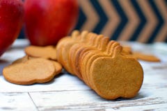 Apple äpple formade, bakat, bagerit, kexet, kex, closeupen, kakan, kakaskäraren, smällaren, garnering som var läcker, efterrätten arkivfoto Apple äpple formade, bakat, bagerit, kexet, kex, closeupen, kakan, kakaskäraren, smällaren, garnering som var läcker, efterrätten arkivfoto