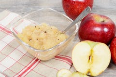 Applesauce με μερικά μήλα Στοκ φωτογραφία με δικαίωμα ελεύθερης χρήσης
