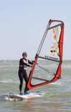 Apprenant à surfer à l'école de ressac, sur la mer d'Azov dans la ville du territoire de Yeisk Krasnodar, le 14 septembre 2014 photos stock Apprenant à surfer à l'école de ressac, sur la mer d'Azov dans la ville du territoire de Yeisk Krasnodar, le 14 septembre 2014 photos stock