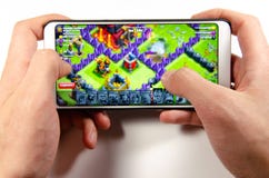 April, 2019 Kramatorsk, de Oekra?ne Mobiele toepassing en spelen stock foto April, 2019 Kramatorsk, de Oekra?ne Mobiele toepassing en spelen stock foto