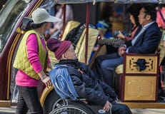 Old man shopping with a nasal tube stock photography Old man shopping with a nasal tube stock photography