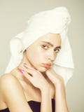 Arbeiten Sie Frau, Gesundheit und Jugend, M?dchen mit Tuch um stockbild Arbeiten Sie Frau, Gesundheit und Jugend, M?dchen mit Tuch um stockbild