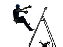 Arbeitersmann, der vom Leiterschattenbild fällt stockfotografie Arbeitersmann, der vom Leiterschattenbild fällt stockfotografie
