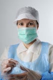 Arbeitskraft, die Plastikhandschuhe trägt stockfotos Arbeitskraft, die Plastikhandschuhe trägt stockfotos