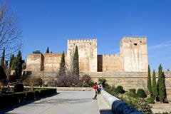 Architettura antica nel palazzo di Alhambra in Spagna fotografia stock libera da diritti Architettura antica nel palazzo di Alhambra in Spagna fotografia stock libera da diritti