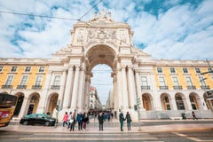 Arco triunfal de Rua Augusta no centro histórico da cidade de Lisboa em Portugal foto de stock Arco triunfal de Rua Augusta no centro histórico da cidade de Lisboa em Portugal foto de stock