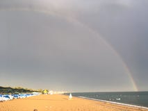 Arcobaleno sopra il mare e la spiaggia in Belek immagini stock Arcobaleno sopra il mare e la spiaggia in Belek immagini stock