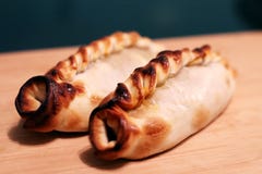 Argentinas de Empanadas en una tabla fotos de archivo libres de regalías Argentinas de Empanadas en una tabla fotos de archivo libres de regalías