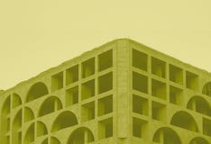 Arkitektoniskt lagerföra fotobyggnad i gul signal fotografering för bildbyråer Arkitektoniskt lagerföra fotobyggnad i gul signal fotografering för bildbyråer