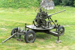 Arma antiaéreo desde la Segunda Guerra Mundial fotografía de archivo Arma antiaéreo desde la Segunda Guerra Mundial fotografía de archivo