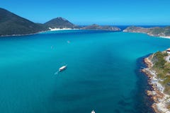 Arraial tun Cabo, Brasilien: Vogelperspektive von einem blauen Meer und von schönen Wetter lizenzfreies stockfoto Arraial tun Cabo, Brasilien: Vogelperspektive von einem blauen Meer und von schönen Wetter lizenzfreies stockfoto
