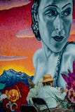 Arte de la pared de la calle Un artista pinta una pared en Hollywood Boulevard imágenes de archivo libres de regalías Arte de la pared de la calle Un artista pinta una pared en Hollywood Boulevard imágenes de archivo libres de regalías